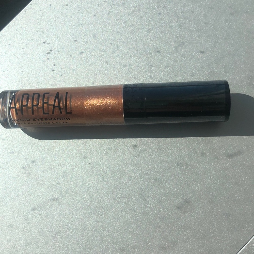 Appeal liquid eyeshadow (rose gold)